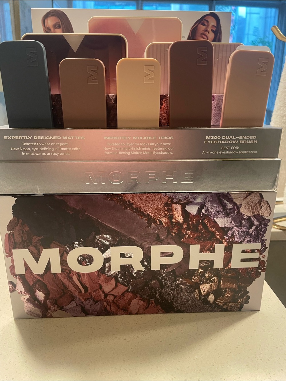 Morphe Eyeshadow Palette - Mauve, Rose, Taupe & Deep Brown Shades